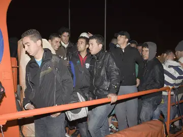 Interceptan una patera cerca de Granada Interceptan una patera cerca de Granada