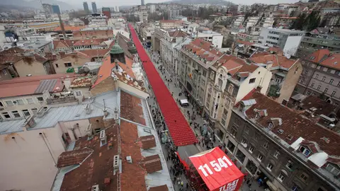 Miles de sillas rojas en Sarajevo Miles de sillas rojas en Sarajevo