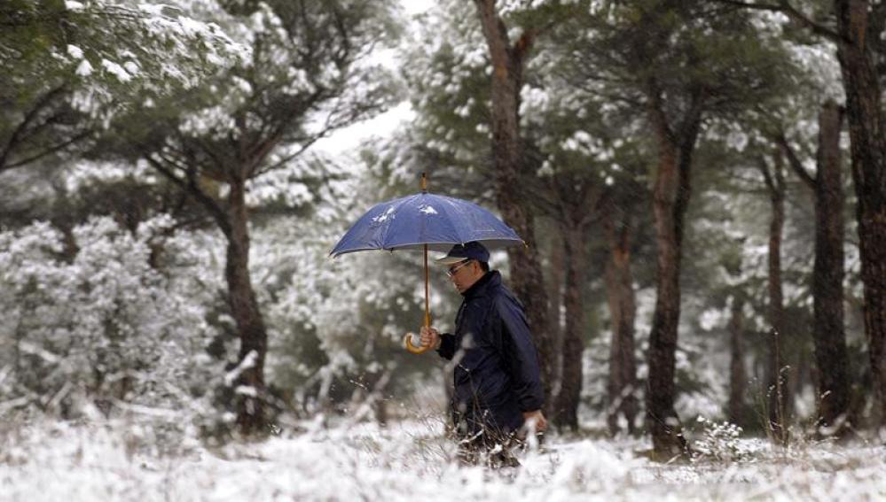 La nieve, protagonista de la Semana Santa en Valladolid