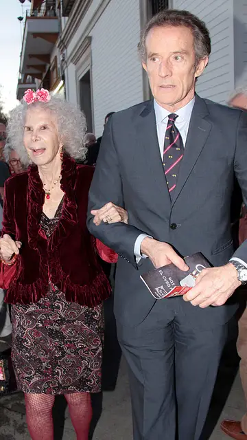 La Duquesa de Alba junto a su marido Alfonso Díez, grandes aficionados La Duquesa de Alba junto a su marido Alfonso Díez, grandes aficionados