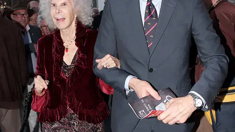 La Duquesa de Alba junto a su marido Alfonso Díez, grandes aficionados La Duquesa de Alba junto a su marido Alfonso Díez, grandes aficionados