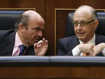 Luis de Guindos y Cristóbal Montoro en el Congreso Luis de Guindos y Cristóbal Montoro en el Congreso