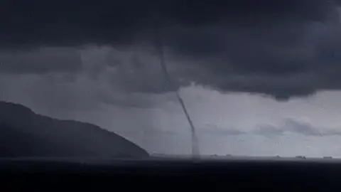 El centro de EEUU se prepara para una ola de tornados "potencialmente mortal" El centro de EEUU se prepara para una ola de tornados "potencialmente mortal"