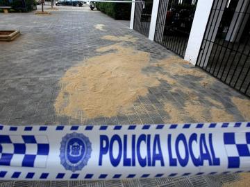 Esta mañana aún permanecía cubierto de serrín el lugar al que cayó Valeriano Díaz Jurado