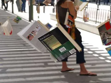 libros colgando libros colgando