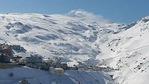 Sierra Nevada en abril Sierra Nevada en abril