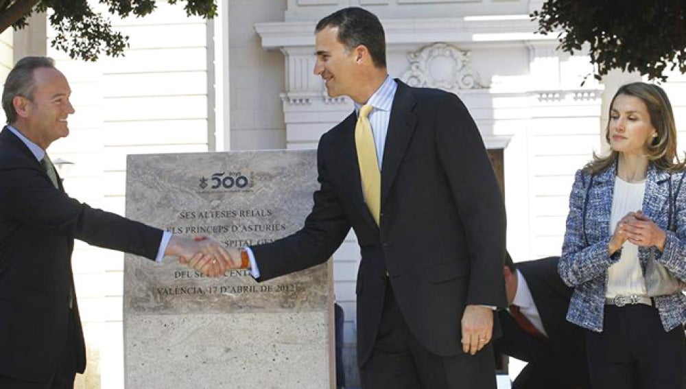 Los príncipes de Asturias en el acto de conmemoración del V centenario del Hospital General de Valencia