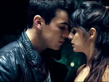 Mario Casas y Clara Lago, tráiler de 'TGDT' Mario Casas y Clara Lago, tráiler de 'TGDT'