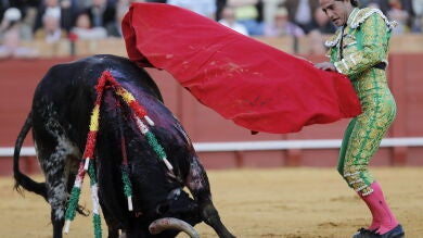La terna se estrella ante una afligida corrida de El Ventorrillo