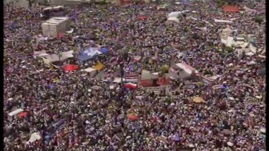 Miles de manifestantes exigen elecciones sin la presencia de la Junta Militar