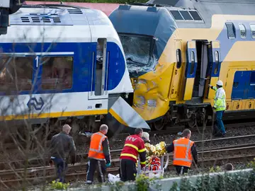 Trágico choque entre dos trenes en Amsterdam Trágico choque entre dos trenes en Amsterdam