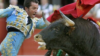 Dignísimo adiós a Sevilla de El Fundi en tarde de resaca