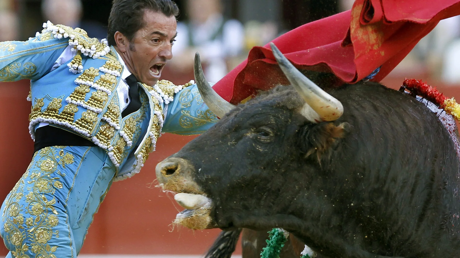 El diestro José Prados "El Fundi" durante la faena a su segundo toro 