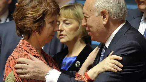García-Margallo saluda a Catherine Ashton García-Margallo saluda a Catherine Ashton