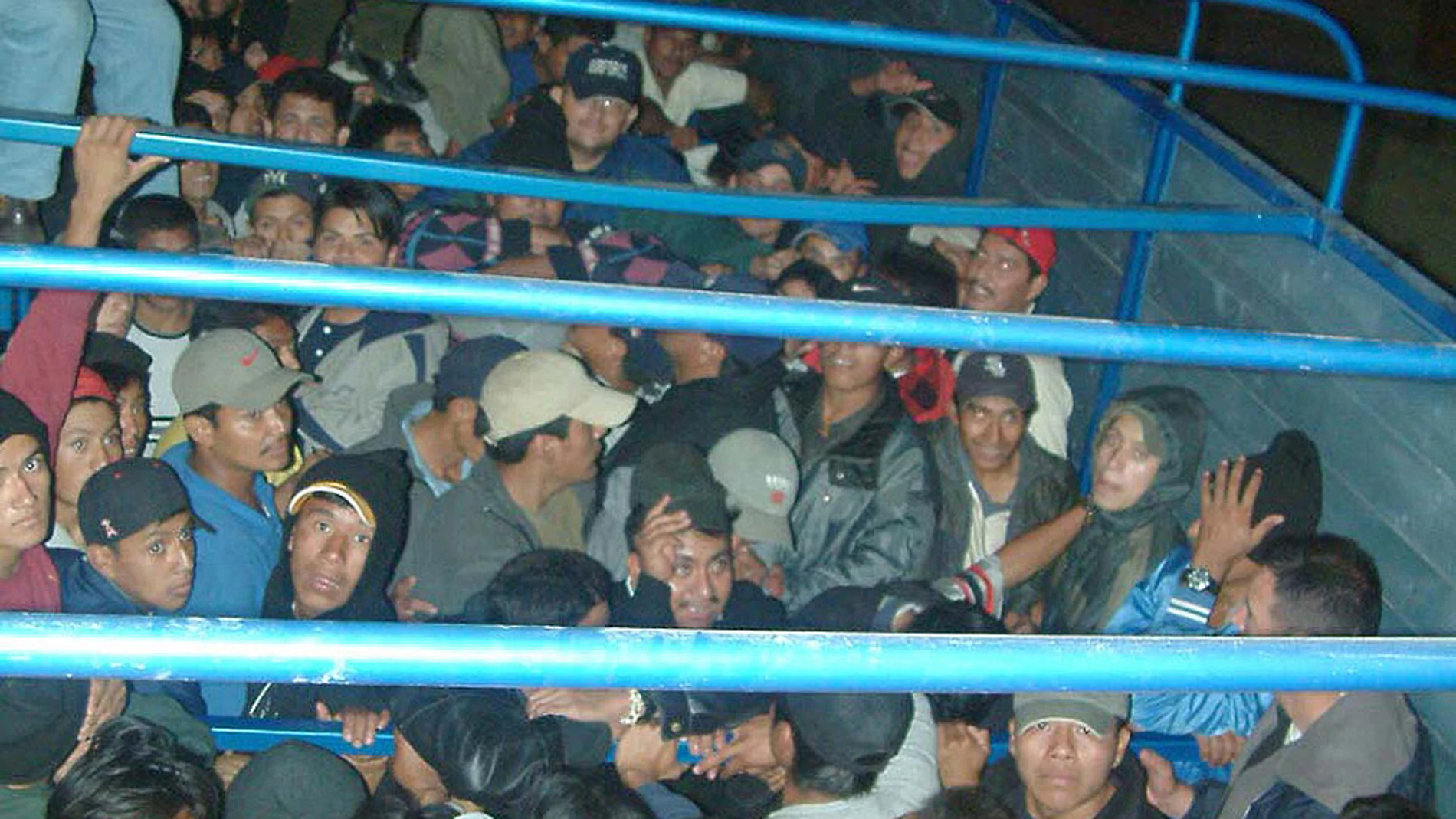 Inmigrantes centroamericanos en una imagen de archivo Inmigrantes centroamericanos en una imagen de archivo