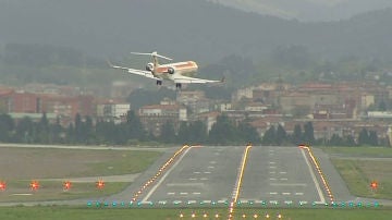 Un avión intenta aterrizar en Bilbao
