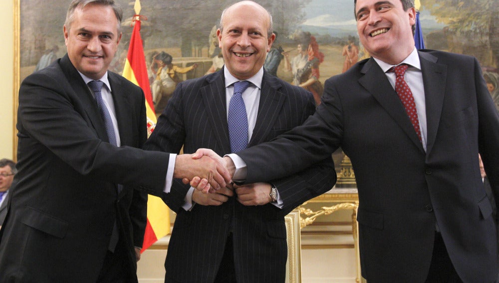 José Ignacio Wert junto a Miguel Cardenal y José Luis Astiazarán