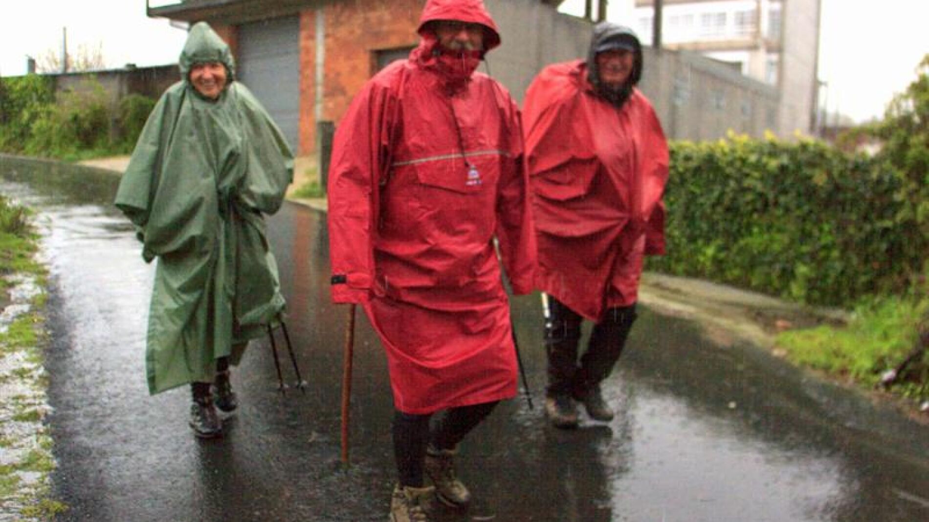Peregrinos a su paso por Palas de Rei, Lugo