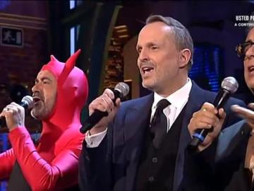 Karaoke con Miguel Bosé