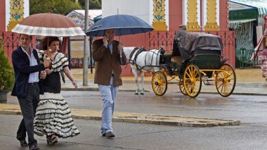 Sevilla se despide de una Feria de Abril pasada por agua