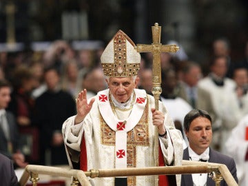 El papa Benedicto XVI en la Basílica de San Pedro