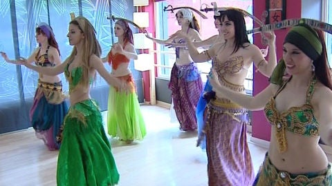 Danza oriental con sables