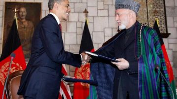 Barack Obama se reúne con el presidente afgano, Hamid Karzai