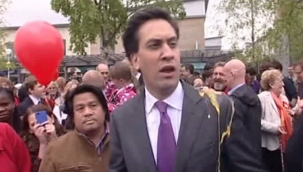 Ed Miliband recibe un 'huevazo'