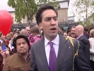 Ed Miliband recibe un 'huevazo'