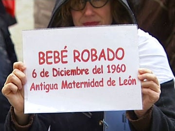 Manifestación en León por los bebés robados Manifestación en León por los bebés robados
