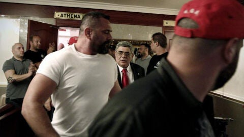 Nikos Michaloliakos, a su salida de la conferencia de prensa