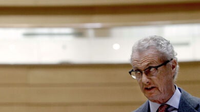 Morenés no cree que el Gobierno haya empujado a Rodrigo Rato a dimitir