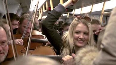 La Filarmónica de Copenhague ofrece un concierto sorpresa a los viajeros del metro