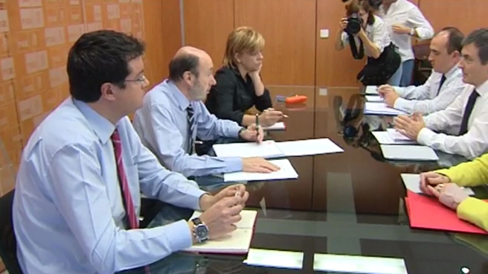 El PSOE apoya la nacionalización de Bankia pero critica la gestión del Gobierno