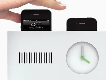 El despertador-tostadora que escupe tu iPhone al sonar la alarma El despertador-tostadora que escupe tu iPhone al sonar la alarma