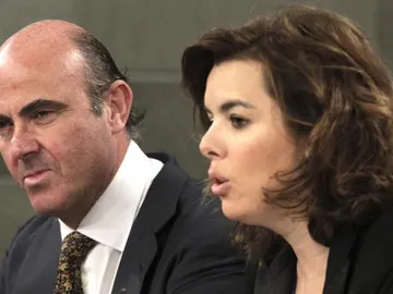 Luis de Guindos y Soraya Sáenz de Santamaría Luis de Guindos y Soraya Sáenz de Santamaría