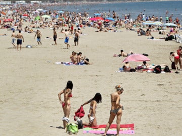 Playas abarrotadas durante el fin de semana