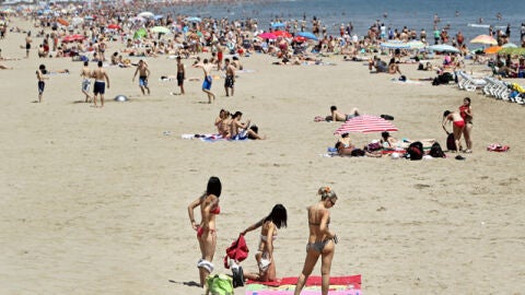 Playas abarrotadas durante el fin de semana