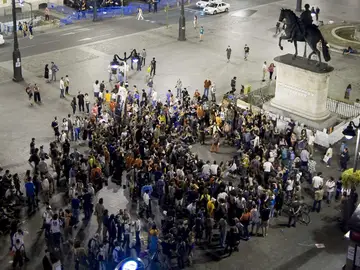 Aspecto de la Puerta del Sol tras la celebración de la asamblea Aspecto de la Puerta del Sol tras la celebración de la asamblea