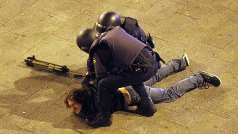 Detenciones en Sol de manifestantes del 15-M