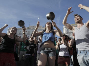 Cacerolada en la Puerta del Sol en el aniversario del 15-M Cacerolada en la Puerta del Sol en el aniversario del 15-M