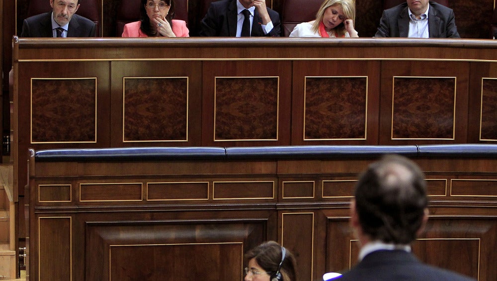 Rubalcaba ofrece diálogo a Rajoy