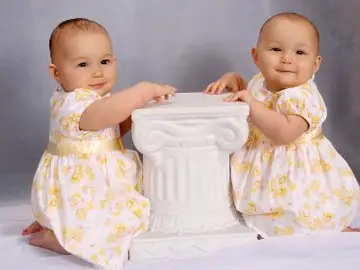 Bebés gemelos Bebés gemelos