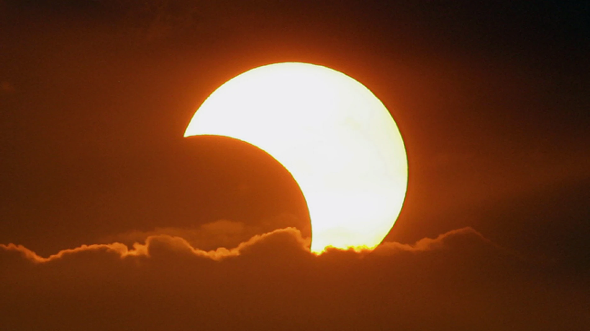 Imagen de un eclipse anular solar Imagen de un eclipse anular solar