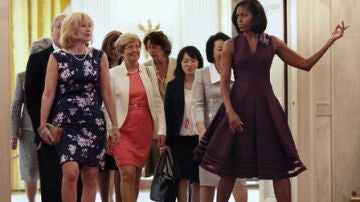 Michelle Obama recibe a las primeras damas del G-8 con un gazpacho