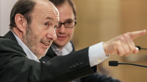 Rubalcaba junto al l&iacute;der de los socialistas riojanos