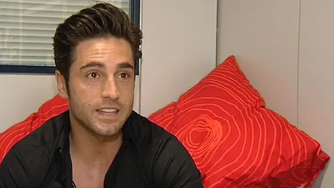 David Bustamante durante la entrevista David Bustamante durante la entrevista