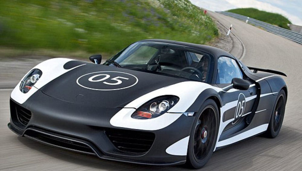 El nuevo híbrido de Porsche, en acción