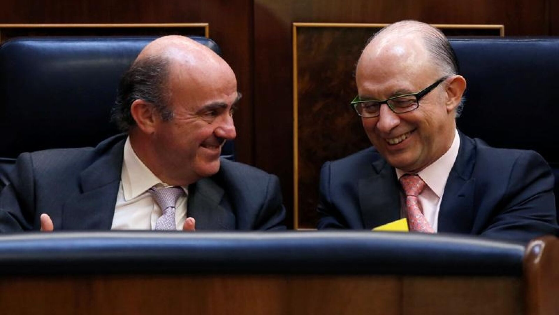 Luis de Guindos y Crist&oacute;bal Montoro en el Congreso