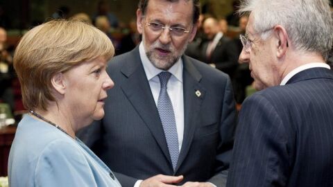 Merkel, Rajoy y Monti en la cumbre de la UE